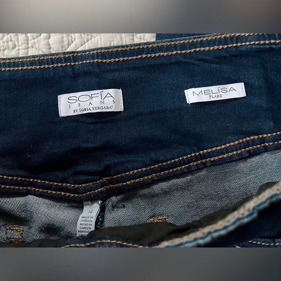 SOPHIA VERGARA NWOT Melissa Flare Pull-on High Rise Jeans- Size 14 - Picture 4 of 8
